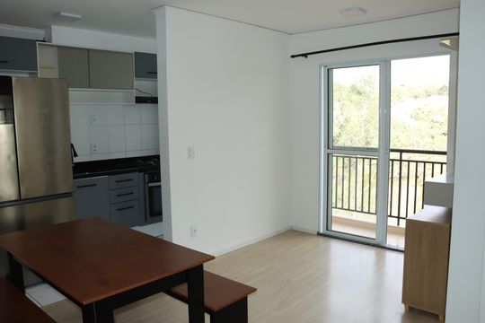 Sala de apartamento para alugar com 2 quartos, 47m² em Vila Monte Serrat, Cotia
