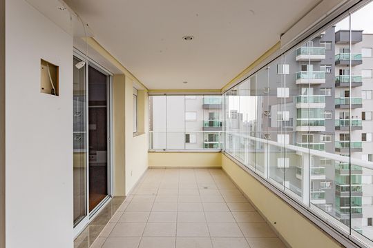 Varanda de apartamento à venda com 3 quartos, 124m² em Vila Gumercindo, São Paulo