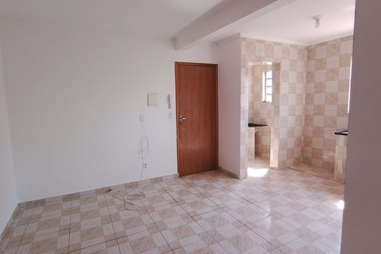 Apartamento para alugar com 2 quartos, 55m² em Jardim Quaresmeira, Suzano