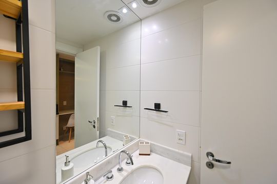 Banheiro Social de apartamento para alugar com 1 quarto, 38m² em Mirandópolis, São Paulo