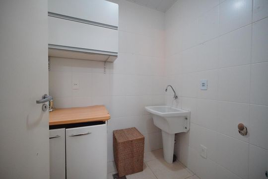 Área de Serviço de apartamento para alugar com 3 quartos, 100m² em Ingleses do Rio Vermelho, Florianópolis