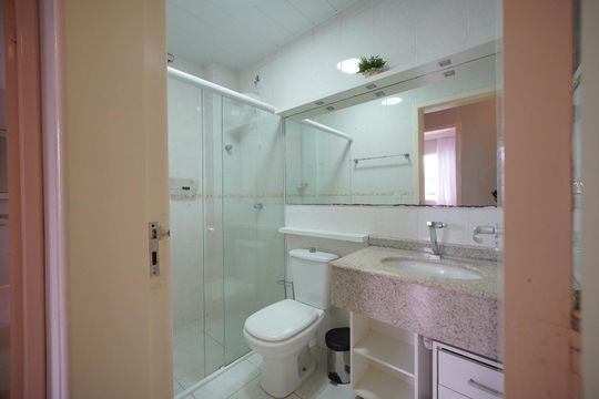 Banheiro Social de apartamento para alugar com 3 quartos, 100m² em Ingleses do Rio Vermelho, Florianópolis