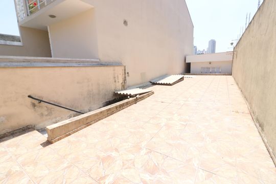 Garagem de casa para alugar com 2 quartos, 250m² em Jardim das Flores, Osasco