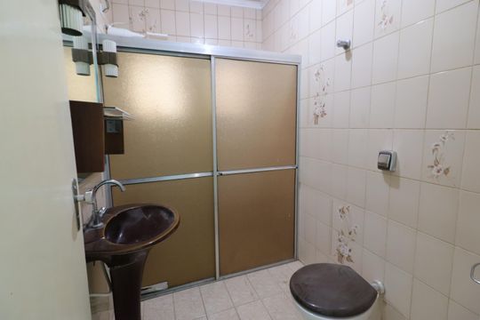 Banheiro 1 de casa para alugar com 2 quartos, 250m² em Jardim das Flores, Osasco