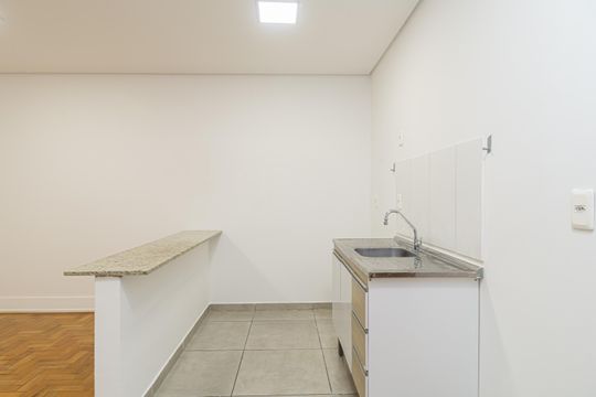 Cozinha de apartamento para alugar com 1 quarto, 43m² em Bela Vista, São Paulo