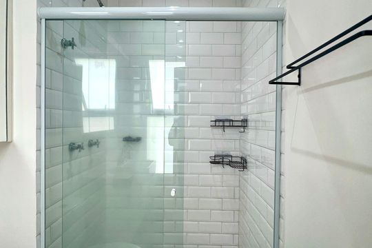 Banheiro da Suíte de apartamento para alugar com 1 quarto, 42m² em Sumaré, São Paulo