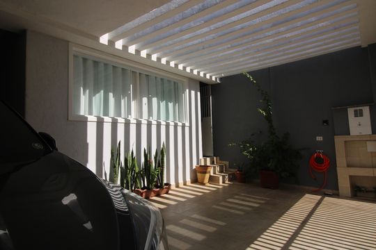 Garagem de casa à venda com 4 quartos, 220m² em Vila Talarico, São Paulo