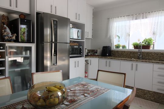 Cozinha de casa à venda com 4 quartos, 220m² em Vila Talarico, São Paulo