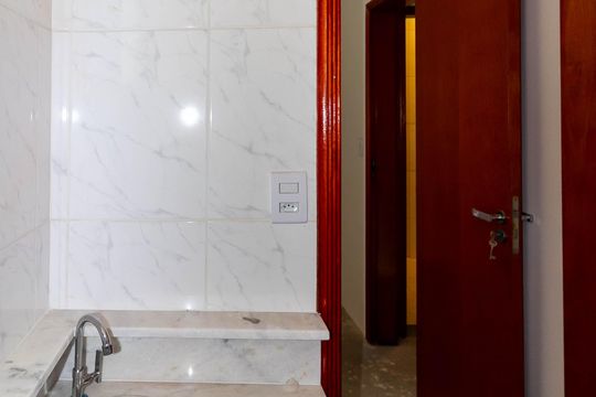 Banheiro da Suíte de casa de condomínio para alugar com 3 quartos, 141m² em Chácara Belenzinho, São Paulo