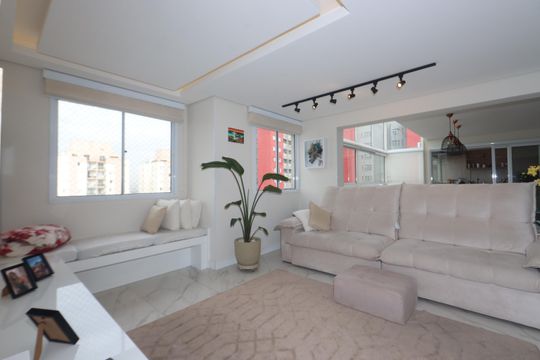 Sala de apartamento para alugar com 3 quartos, 119m² em Vila Ivone, São Paulo