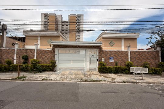 Fachada de casa de condomínio para alugar com 2 quartos, 55m² em Vila Campanela, São Paulo