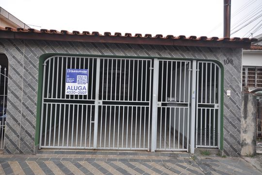 Fachada de casa para alugar com 1 quarto, 70m² em Vila Nilo, São Paulo