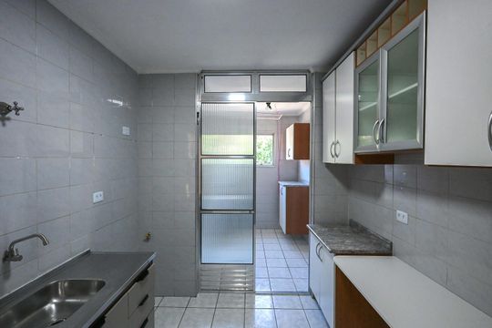 Cozinha de apartamento para alugar com 2 quartos, 59m² em Jardim Catanduva, São Paulo