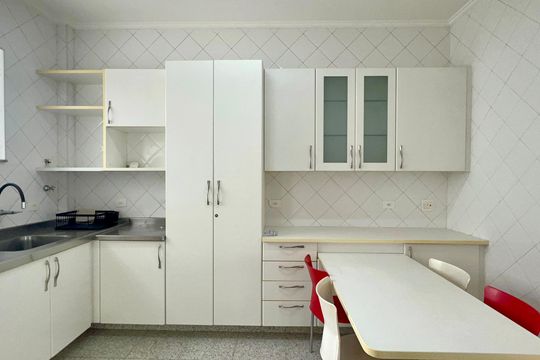 Cozinha de apartamento à venda com 3 quartos, 157m² em Cerqueira César, São Paulo