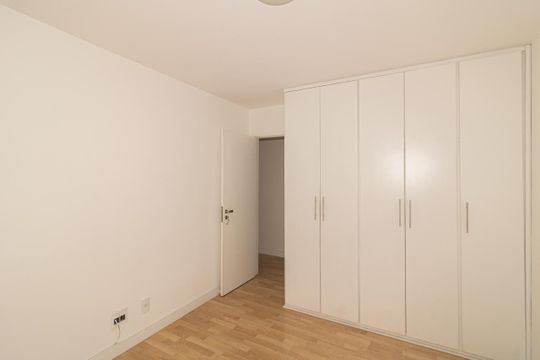 Quarto Suíte 2 de apartamento para alugar com 4 quartos, 185m² em Itaim Bibi, São Paulo