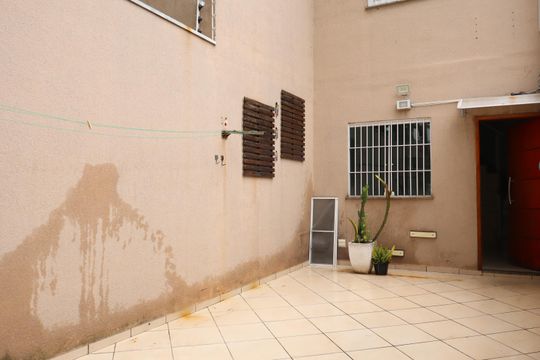 Garagem de casa à venda com 1 quarto, 120m² em Vila Ivone, São Paulo