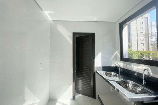 Área de serviço de apartamento à venda com 3 quartos, 106m² em Funcionários, Belo Horizonte