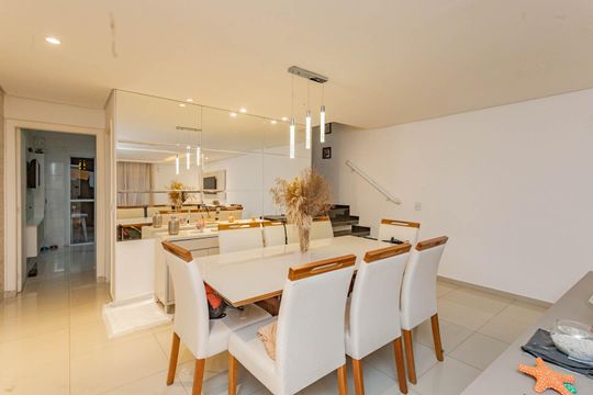 Sala de casa à venda com 3 quartos, 150m² em Vila Gumercindo, São Paulo