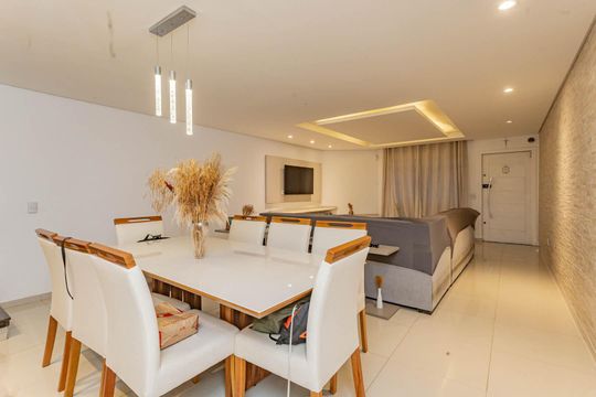Sala de casa à venda com 3 quartos, 150m² em Vila Gumercindo, São Paulo