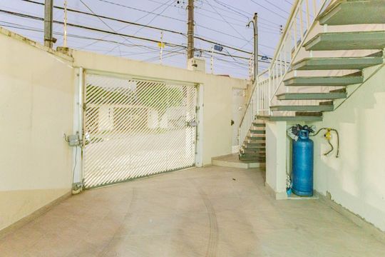Garagem de casa à venda com 3 quartos, 150m² em Vila Gumercindo, São Paulo