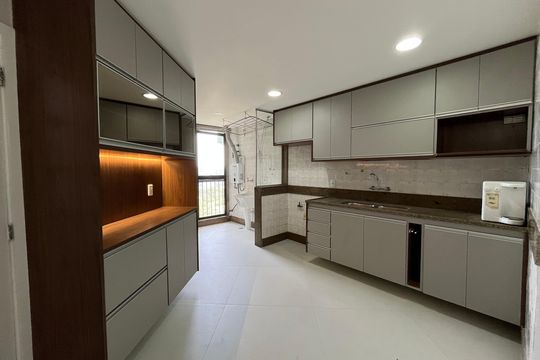 Cozinha de apartamento para alugar com 3 quartos, 198m² em Barra da Tijuca, Rio de Janeiro