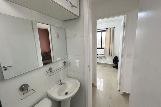 Banheiro de apartamento à venda com 2 quartos, 50m² em Maria da Graça, Rio de Janeiro