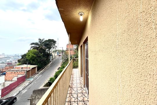 Sacada de casa para alugar com 3 quartos, 100m² em Jardim Dayse, Ferraz de Vasconcelos