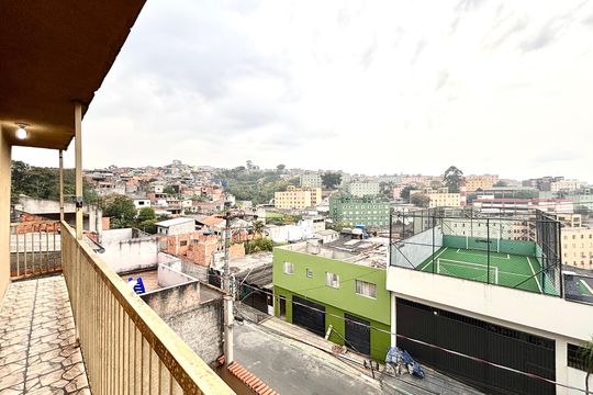 Sacada de casa para alugar com 3 quartos, 100m² em Jardim Dayse, Ferraz de Vasconcelos