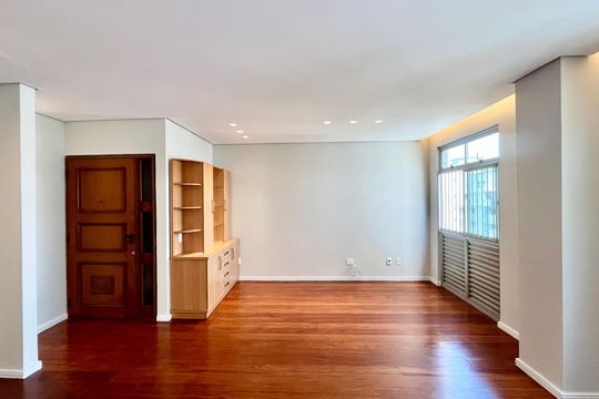 Sala de apartamento para alugar com 3 quartos, 130m² em Santo Agostinho, Belo Horizonte