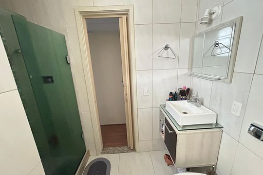 Banheiro social de apartamento à venda com 2 quartos, 102m² em Méier, Rio de Janeiro