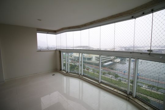 Varanda de apartamento para alugar com 3 quartos, 110m² em Barra da Tijuca, Rio de Janeiro