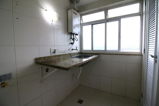 Área de Serviço de apartamento para alugar com 3 quartos, 110m² em Barra da Tijuca, Rio de Janeiro