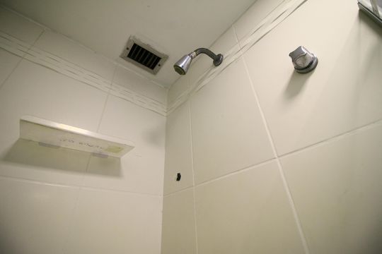 Banheiro de apartamento para alugar com 3 quartos, 110m² em Barra da Tijuca, Rio de Janeiro