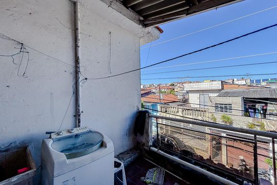 Varanda de casa para alugar com 5 quartos, 225m² em Vila Dalila, São Paulo