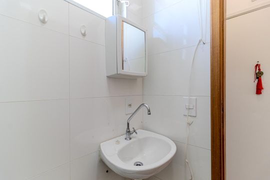 Banheiro de kitnet/studio para alugar com 1 quarto, 32m² em Vila Buarque, São Paulo