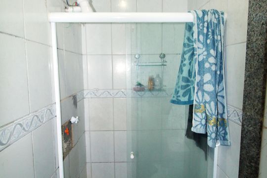 Banheiro 1 de apartamento à venda com 2 quartos, 94m² em Parada de Lucas, Rio de Janeiro