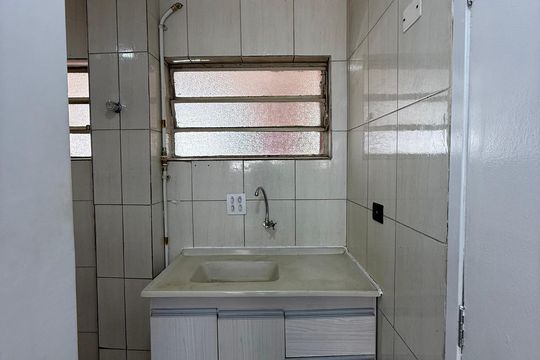 Cozinha de apartamento para alugar com 1 quarto, 34m² em República, São Paulo