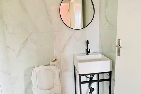 Banheiro de apartamento para alugar com 2 quartos, 50m² em Jardim Arco-íris, Cotia