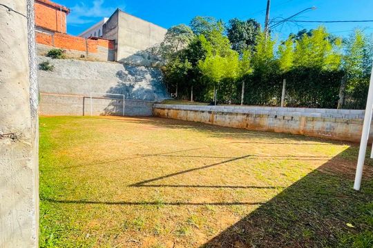 Campo de Futebol de apartamento para alugar com 2 quartos, 50m² em Jardim Arco-íris, Cotia