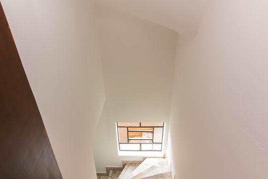 Escada da Garagem de casa para alugar com 3 quartos, 200m² em Vila Maria Luisa, São Paulo