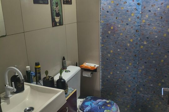 Banheiro de casa à venda com 3 quartos, 65m² em Jardim Carvalho, Porto Alegre