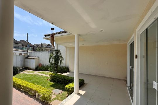 Casa para alugar com 4 quartos, 180m² em Recreio dos Bandeirantes, Rio de Janeiro