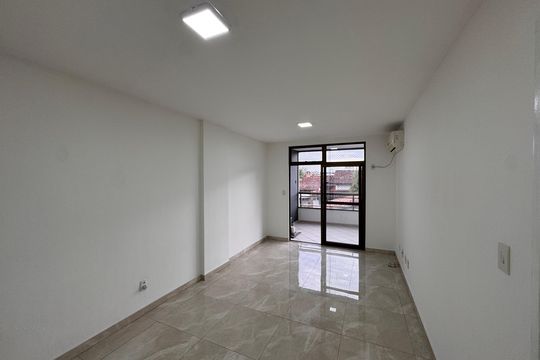 Sala de apartamento para alugar com 2 quartos, 78m² em Recreio dos Bandeirantes, Rio de Janeiro