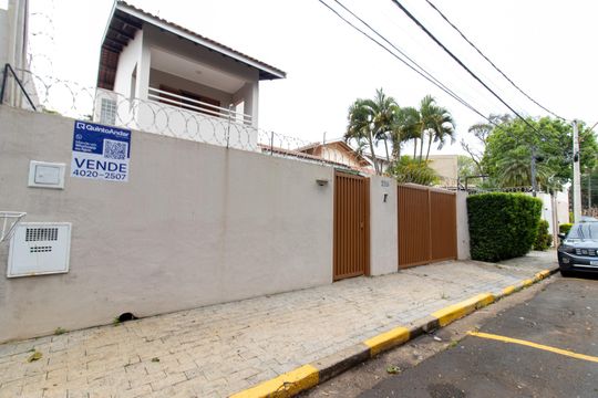 Placa de casa para alugar com 3 quartos, 180m² em Nova Campinas, Campinas