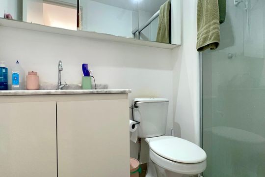 Banheiro da Suíte de kitnet/studio à venda com 1 quarto, 30m² em Sumaré, São Paulo