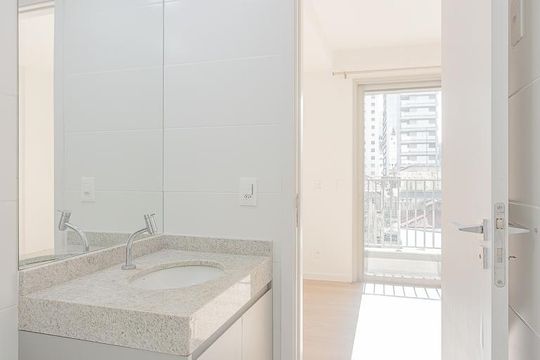 Banheiro de kitnet/studio para alugar com 1 quarto, 22m² em Jardim Paulistano, São Paulo