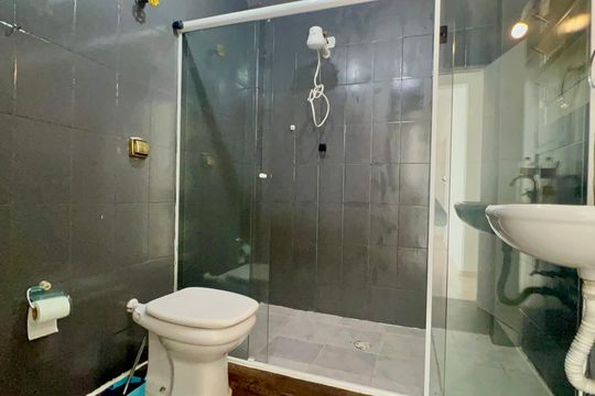Banheiro de apartamento para alugar com 2 quartos, 120m² em Pinheiros, São Paulo