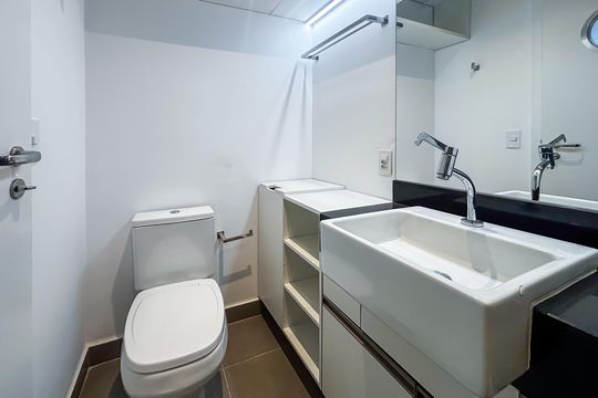 Banheiro de apartamento para alugar com 1 quarto, 31m² em Cerqueira César, São Paulo
