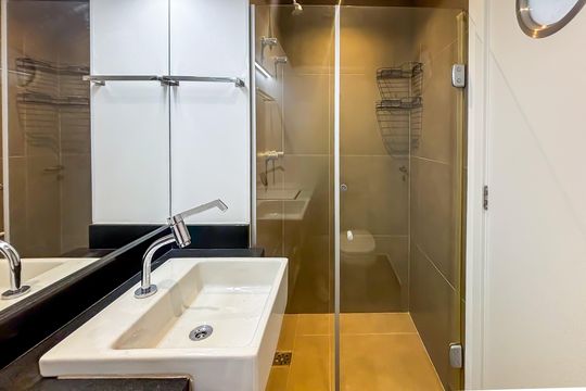 Banheiro de apartamento para alugar com 1 quarto, 31m² em Cerqueira César, São Paulo