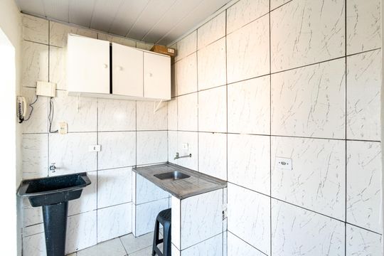 Cozinha de casa para alugar com 1 quarto, 40m² em Vila Mira, São Paulo